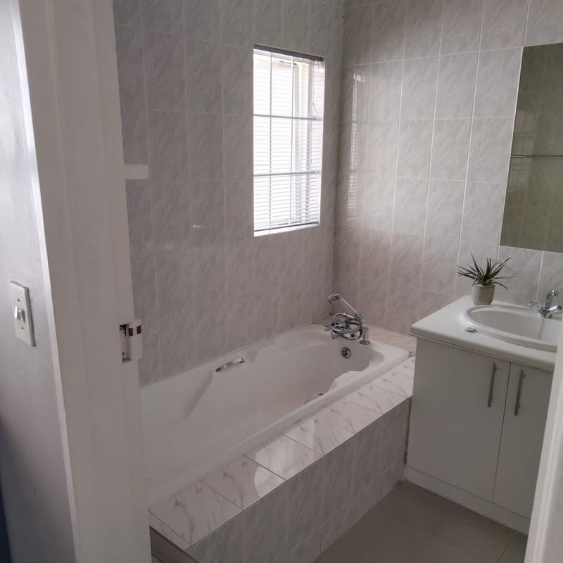 1 Bedroom Property for Sale in Rondebosch Western Cape